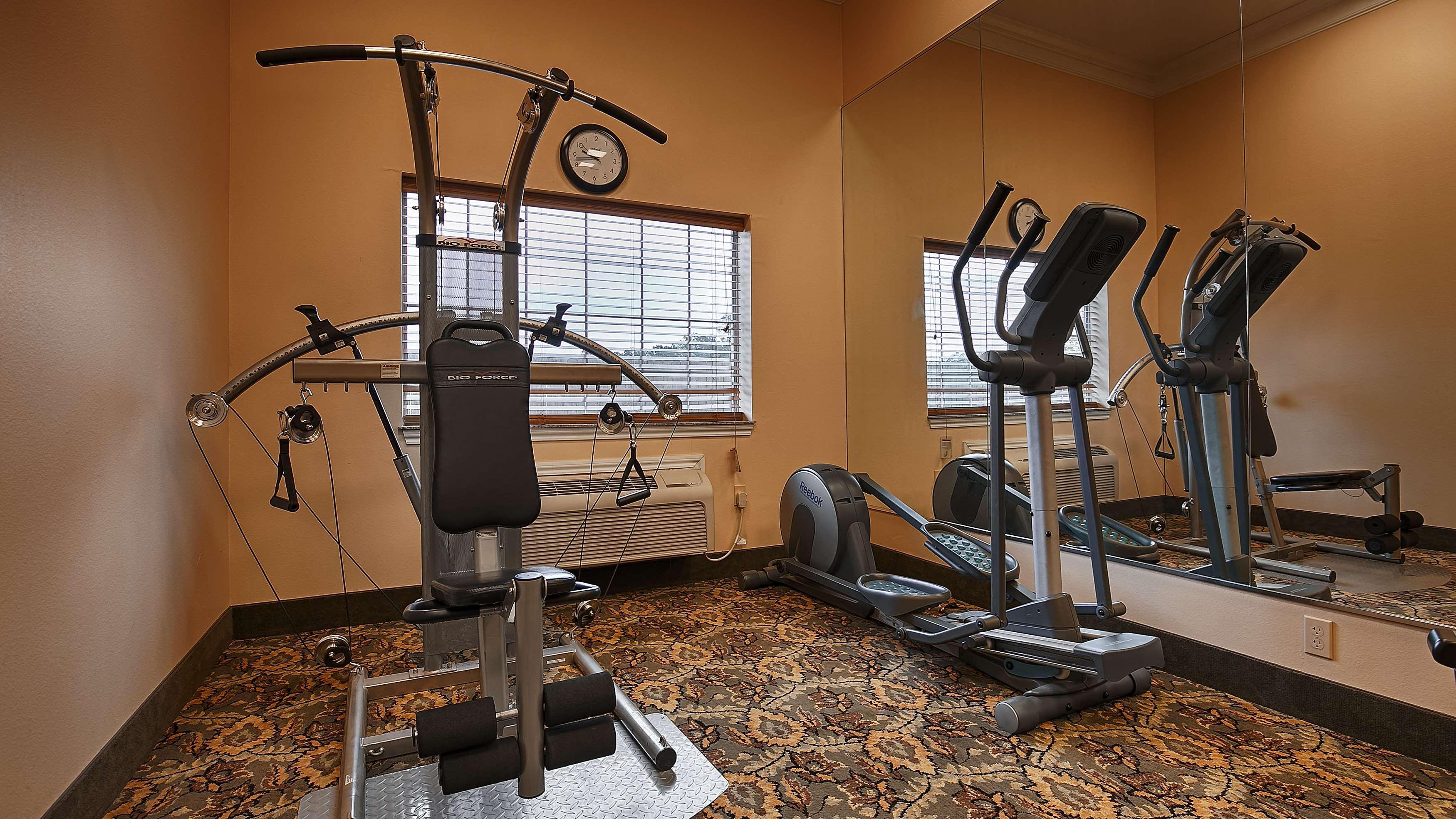 Best Western Plus New Caney Inn & Suites Exterior photo