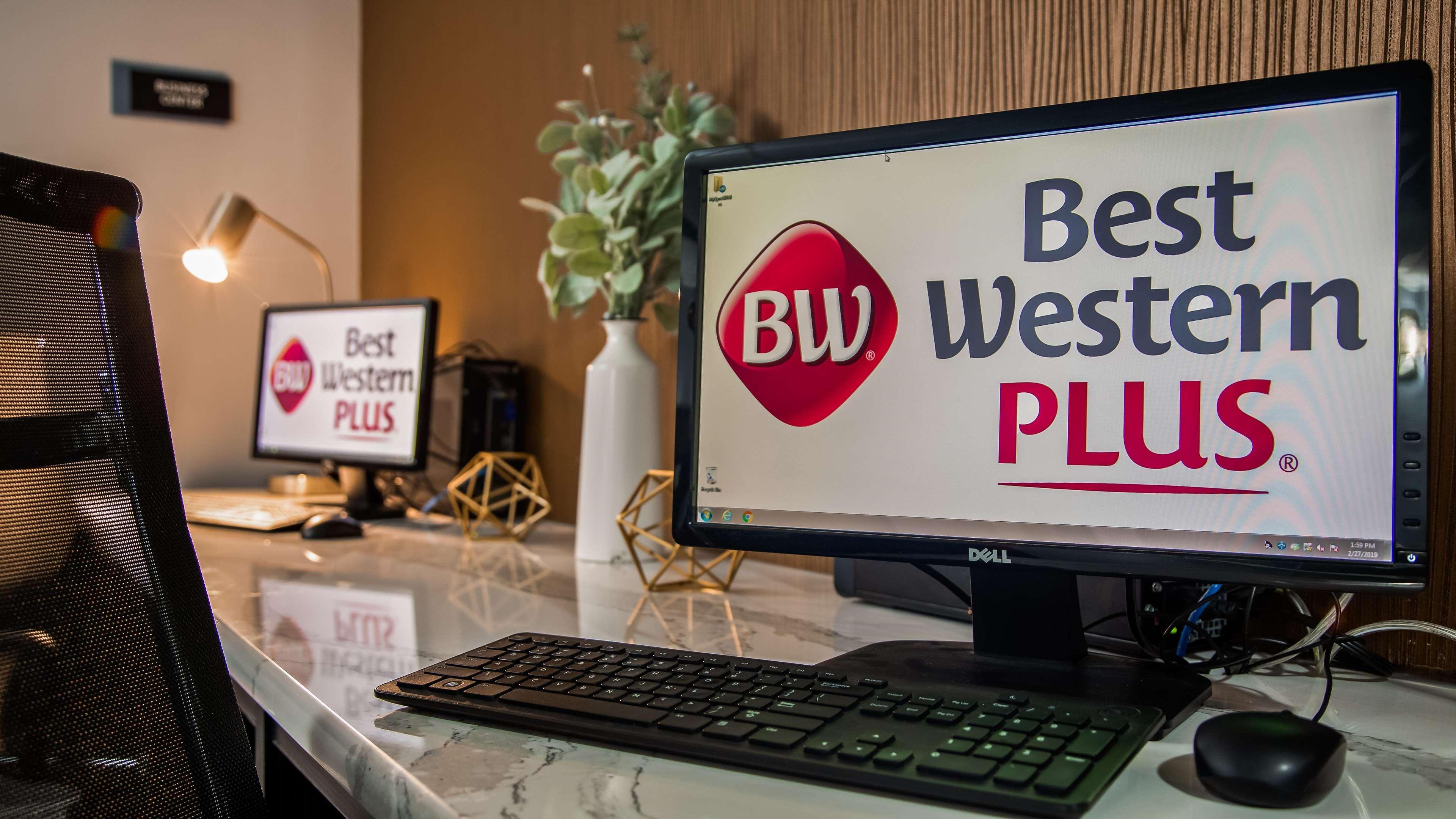Best Western Plus New Caney Inn & Suites Exterior photo
