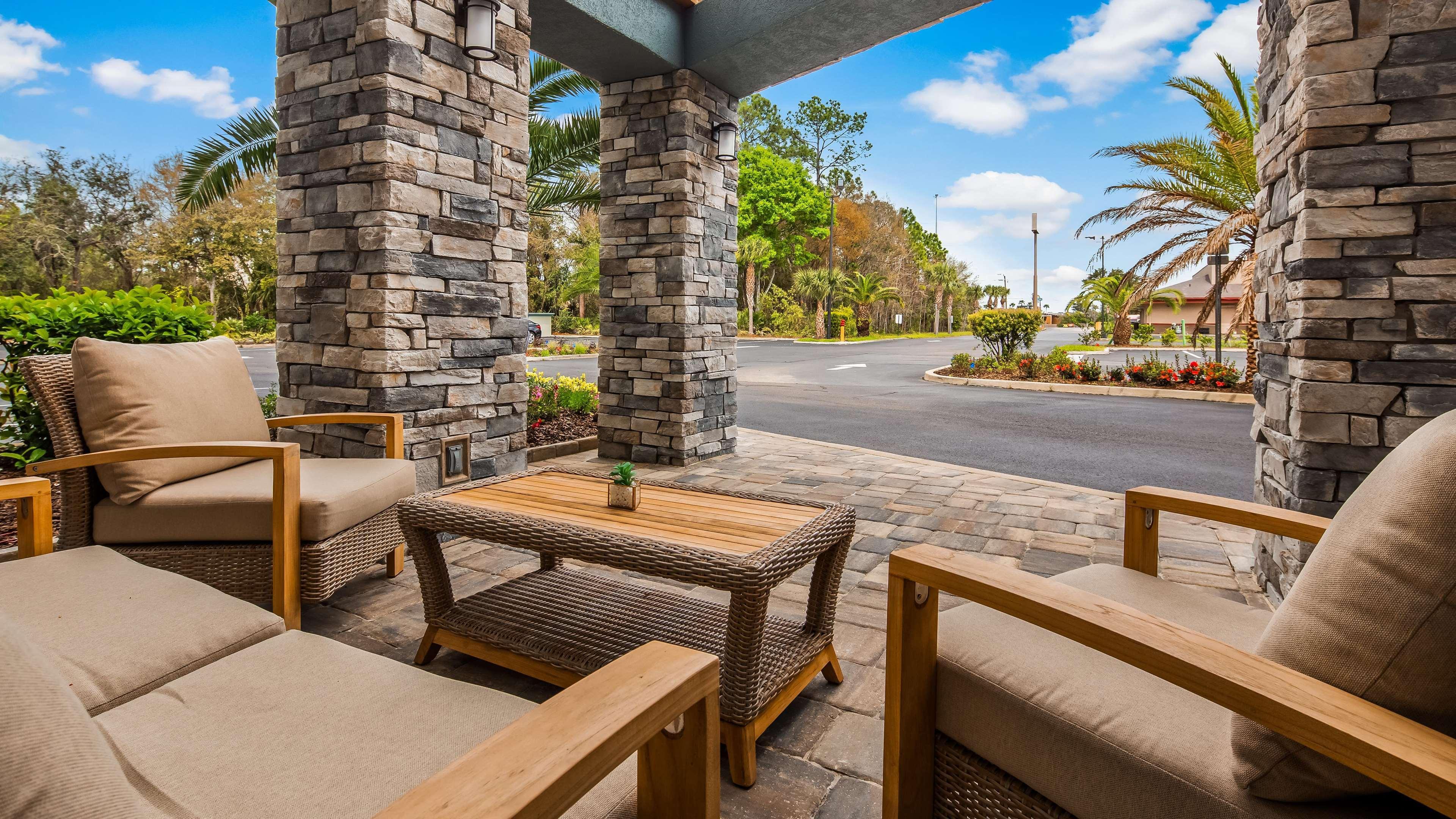 Best Western Plus New Caney Inn & Suites Exterior photo