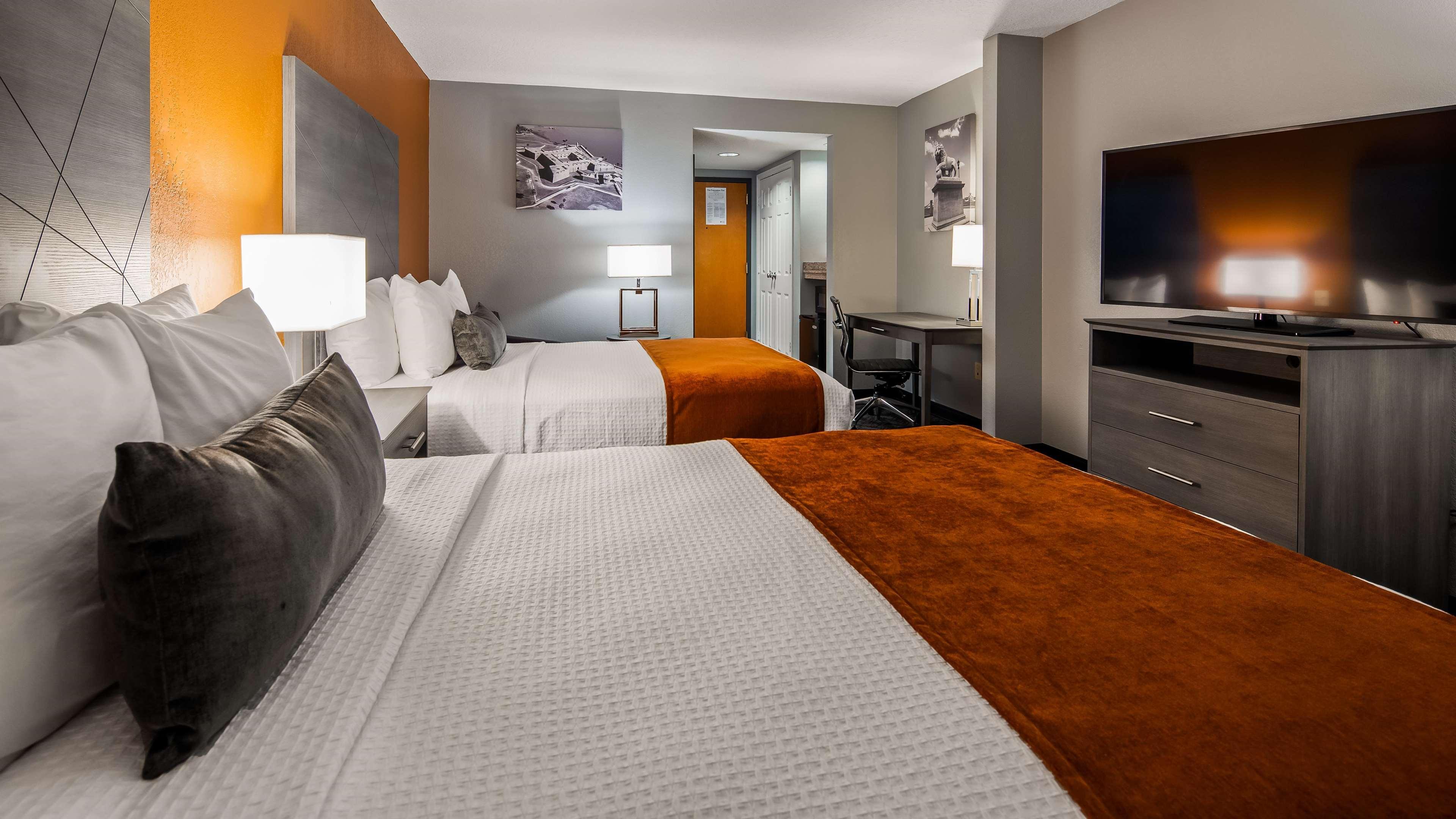 Best Western Plus New Caney Inn & Suites Exterior photo